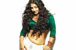Shame! A fan touched Vidya Balan without her consent